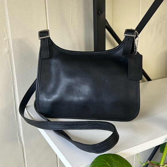 Coach Handbags - Coach Purse Vintage 9142 Slim Flap Black Leather Crossbody Bag 1999